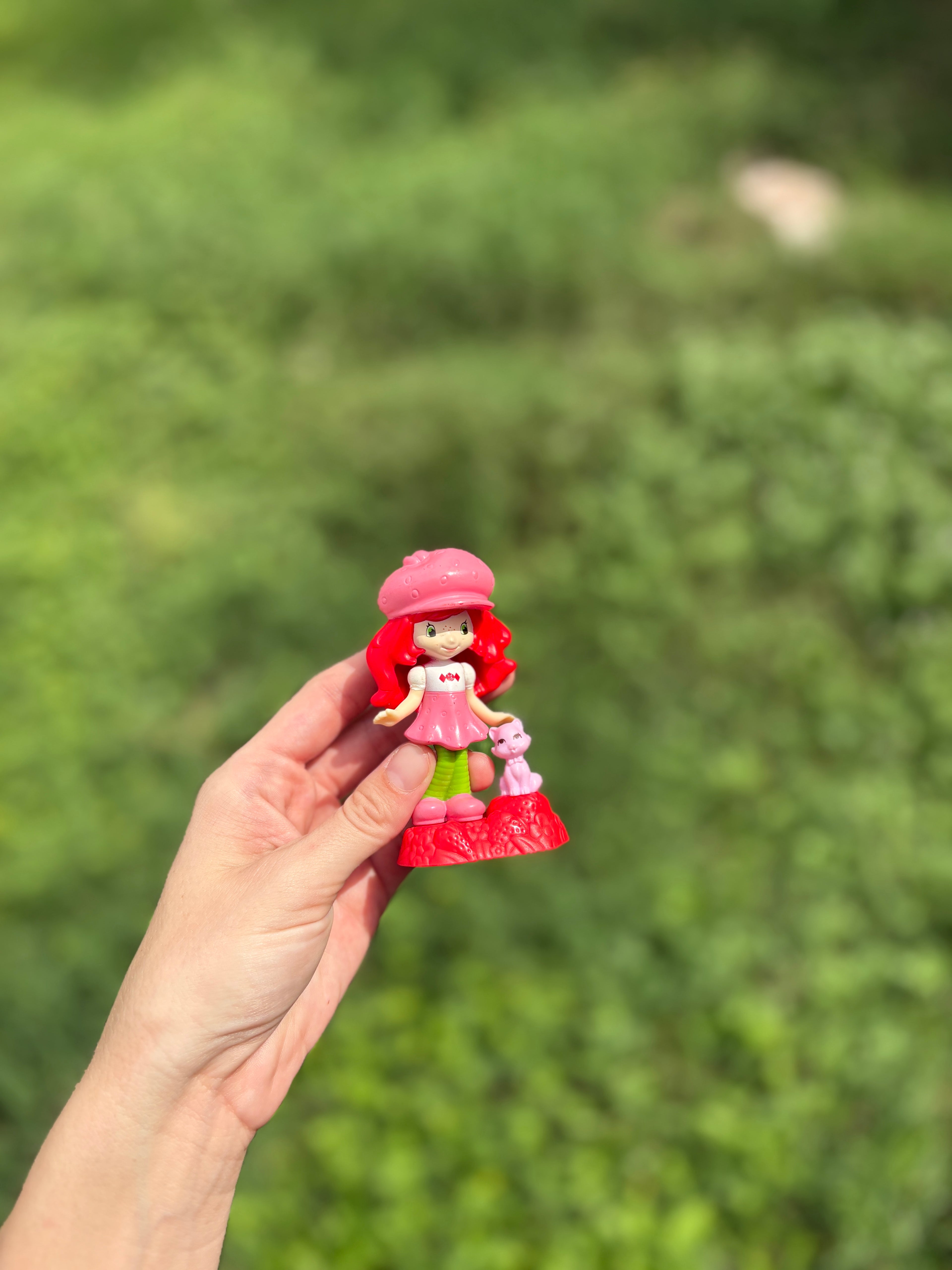 early 00s Strawberry Shortcake figurine